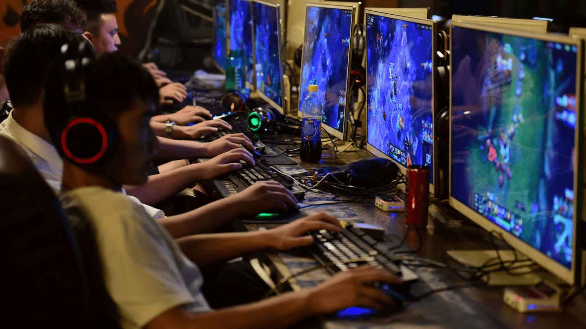 How Esports Arenas Are Mirroring Traditional Football Stadiums